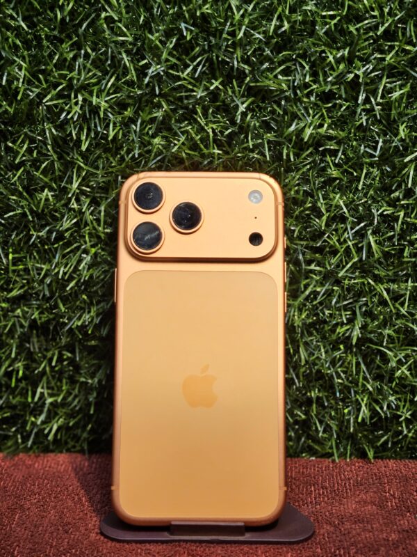 20260608_121109 Apple Iphone 17 Pro 256 gb (cosmic orange)