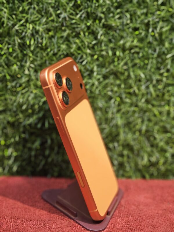 20260608_121125 Apple Iphone 17 Pro 256 gb (cosmic orange)