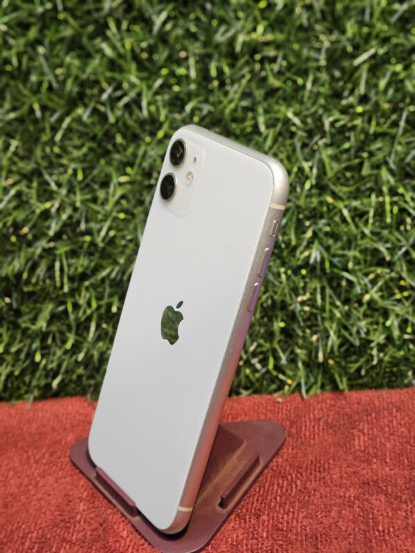 20260608_123630 Apple Iphone 11 128 gb (white)