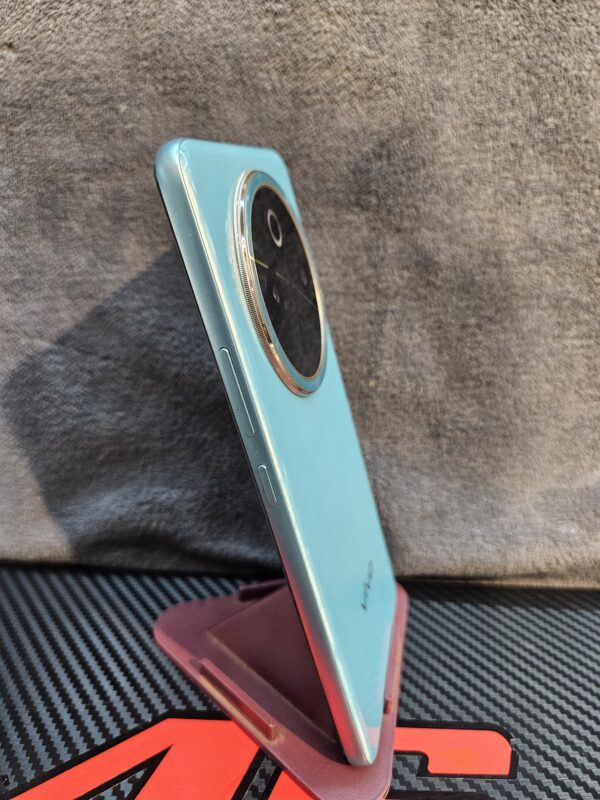 20260610_205938 Vivo T4 12/256 (emerald blaze)